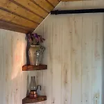Zulawska Zielona Przystan, Caloroczny Domek Na Kolach * Izbiska